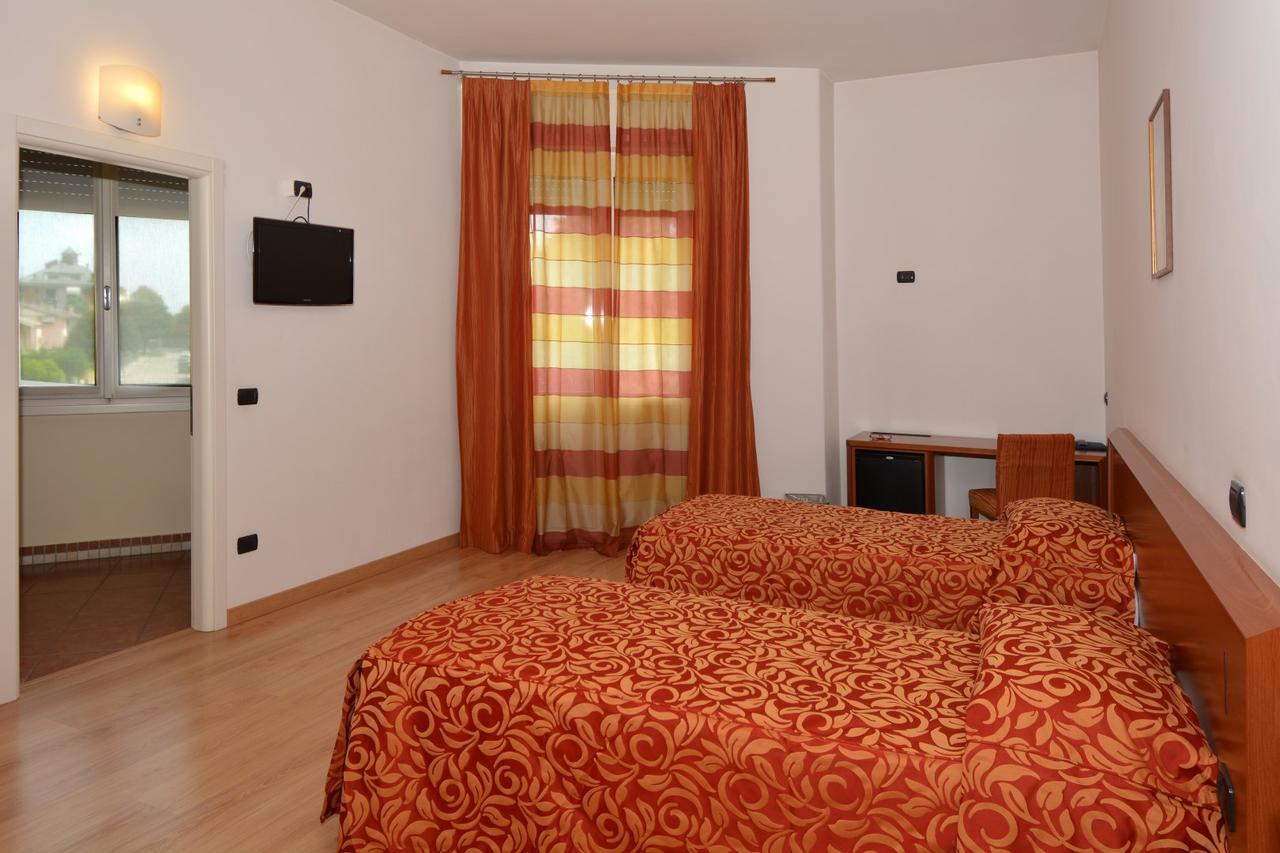 Hotel Eolo Sermide Экстерьер фото