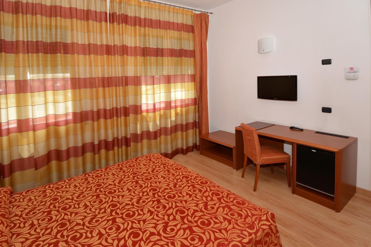 Hotel Eolo Sermide Экстерьер фото